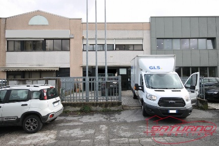 Foto Ufficio a Lucca Arancio di 100 m² con 4 locali in affitto