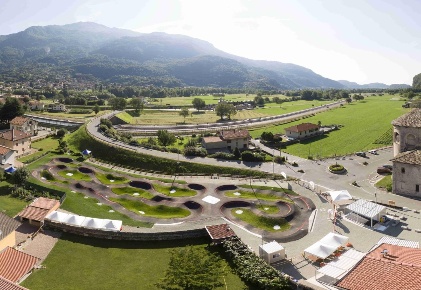 Foto Attività commerciale a Tavagnasco di 3800 m² con 5 locali in vendita