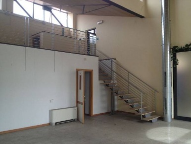 Foto Locale commerciale a Siena Fuori Porta Pispini di 310 m² con 4 locali