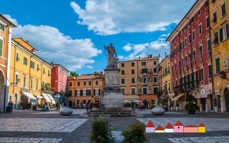 Foto Negozio a Carrara Centro di 70 m² con 2 locali in vendita