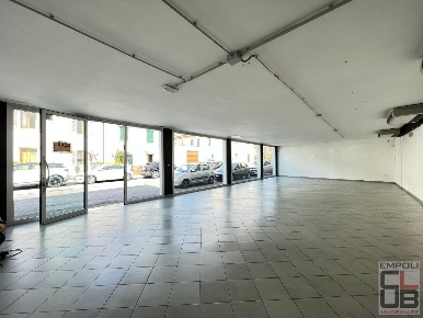 Foto Locale commerciale a Empoli Carraia - Torricelli di 220 m² in vendita