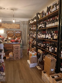 Foto Negozio a Carrara Centro di 70 m² con 2 locali in vendita