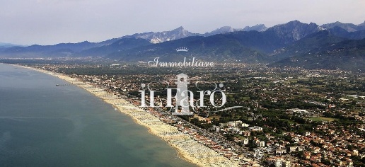 Foto Hotel a Pietrasanta di 1000 m² con 70 locali in vendita