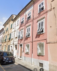 Foto Negozio a Massa Centro di 32 m² con 2 locali in vendita