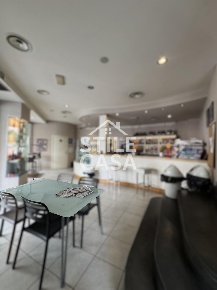 Foto Bar a Montecatini-Terme di 150 m² con 4 locali in vendita