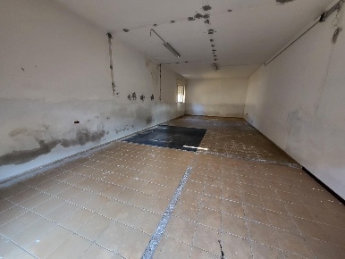 Foto Locale commerciale a Santa Croce sull'Arno Centro di 80 m² in vendita