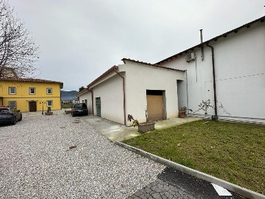 Foto Locale commerciale a San Giuliano Terme Pontasserchio, Pappiana