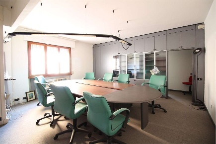 Foto Ufficio a Pontedera Centro di 70 m² con 1 locali in vendita