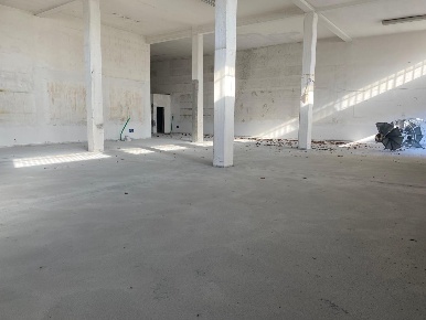 Foto Locale commerciale a Pontedera Villaggi, Bellaria di 450 m² in affitto
