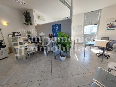 Foto Ufficio a San Giuliano Terme Ghezzano di 50 m² con 2 locali in affitto