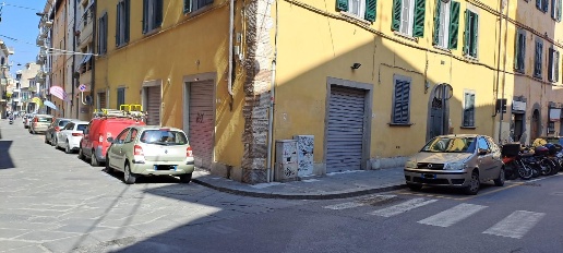 Foto Locale commerciale a Pisa Santa Maria di 44 m² con 1 locali in vendita