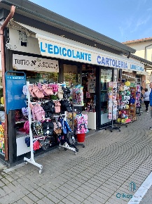 Foto Attività commerciale a Montignoso Cinquale di 50 m² con 3 locali