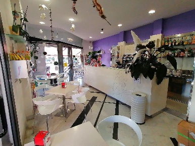 Foto Bar a Massa Centro di 80 m² con 4 locali in affitto
