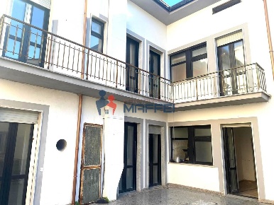 Foto Hotel a Viareggio Centro di 1050 m² con 26 locali in vendita