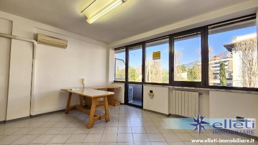 Foto Ufficio a Massa Centro di 55 m² con 2 locali in vendita