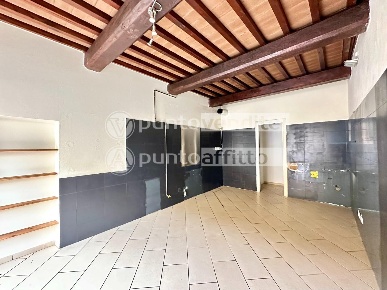 Foto Negozio a Lucca San Marco - Acquacalda di 25 m² con 1 locali