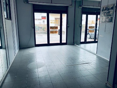 Foto Laboratorio a Lastra a Signa Centro di 86 m² con 3 locali in affitto