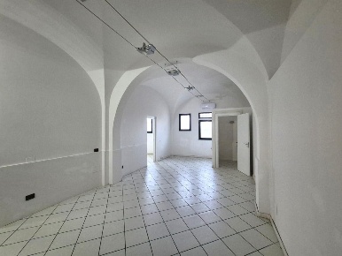 Foto Locale commerciale a Fucecchio Centro di 65 m² con 2 locali in affitto