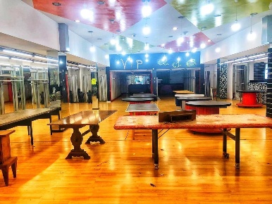 Foto Locale commerciale a Santa Croce sull'Arno Centro di 250 m² in vendita