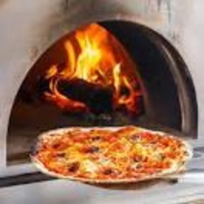 Foto Ristorante a Santa Maria a Monte di 220 m² con 4 locali in vendita
