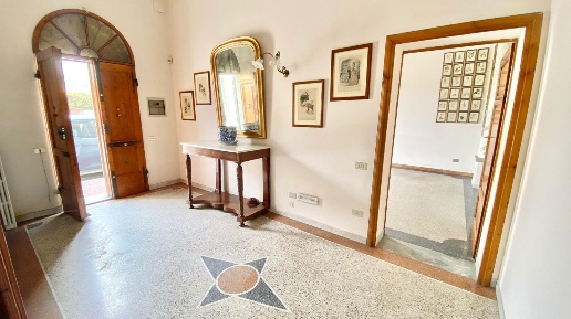 Foto Ufficio a Bientina di 60 m² con 3 locali in affitto