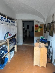 Foto Locale commerciale a Calci Centro di 120 m² con 3 locali in vendita