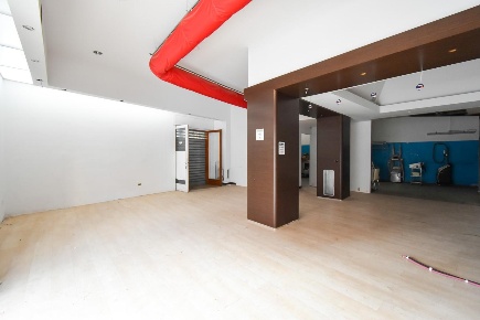 Foto Locale commerciale a Lecce San Pio - Idria di 140 m² con 1 locali