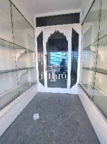 Foto Negozio a Camaiore Lido di Camaiore di 40 m² con 2 locali in vendita