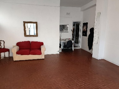 Foto Negozio a Carrara Centro di 33 m² con 1 locali in vendita