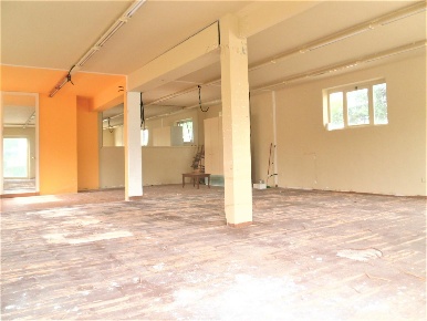 Foto Locale commerciale a Capannori Verciano - Guamo di 105 m² con 2 locali