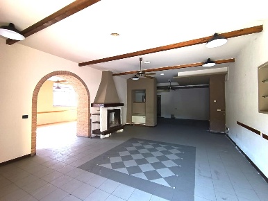 Foto Bar a Barga Fornaci Di Barga di 135 m² con 4 locali in affitto