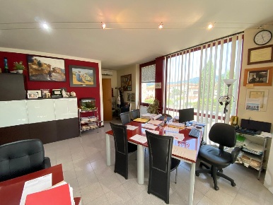 Foto Ufficio a Capannori Marlia di 53 m² con 1 locali in vendita