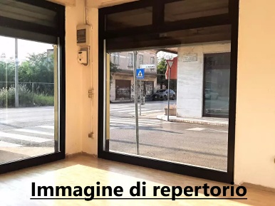 Foto Locale commerciale a Pisa Riglione - Oratoio di 50 m² con 1 locali