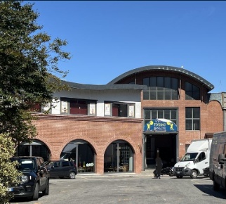 Foto Negozio a Torino Aurora di 291 m² con 4 locali in vendita