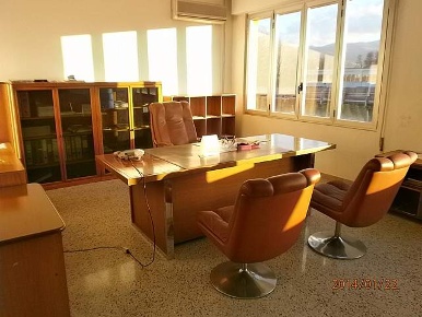 Foto Locale commerciale a Lucca San Concordio di 280 m² con 4 locali