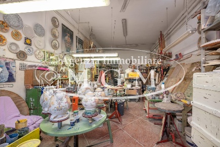 Foto Laboratorio a Bientina Centro di 140 m² con 4 locali in vendita