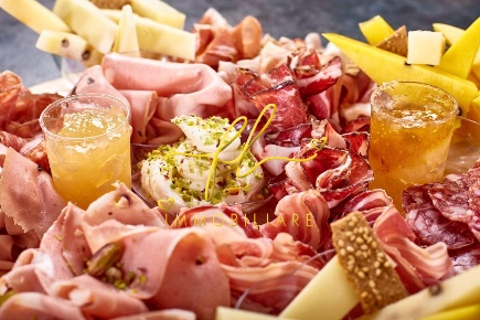 Foto Attività commerciale a Cecina Marina di Cecina di 80 m² con 1 locali