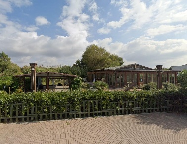 Foto Locale commerciale a Viareggio Darsena - Ex Campo di Aviazione