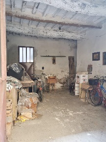 Foto Locale commerciale a Ponsacco Centro di 20 m² con 1 locali in vendita