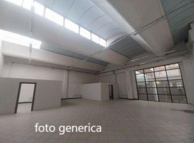 Foto Locale commerciale a Pontedera Villaggi, Bellaria di 275 m² in vendita