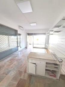 Foto Locale commerciale a Pisa Tirrenia di 30 m² con 1 locali in affitto