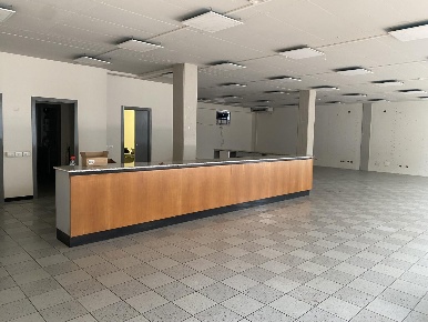 Foto Locale commerciale a Lucca Sant'Anna di 218 m² con 1 locali in affitto