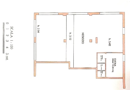 Foto Negozio a Monteroni d'Arbia Ponte A Tressa di 110 m² con 2 locali