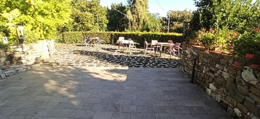 Foto Locale commerciale a Borgo a Mozzano Valdottavo di 750 m² con 9 locali