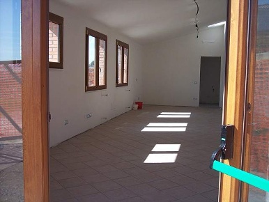 Foto Locale commerciale a San Giuliano Terme Le Maggiola, Gello di 70 m²