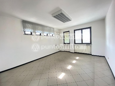 Foto Ufficio a Lucca Tempagnano - Picciorana di 70 m² con 2 locali