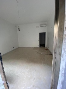 Foto Locale commerciale a Massa Centro di 35 m² con 2 locali in vendita