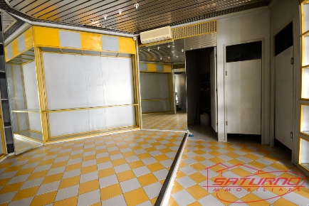 Foto Locale commerciale a Lucca Piazza Anfiteatro - Torre Guinigi di 60 m²