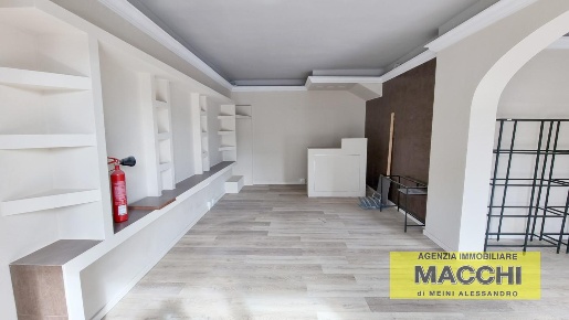 Foto Negozio a Ponsacco Centro di 55 m² con 1 locali in affitto
