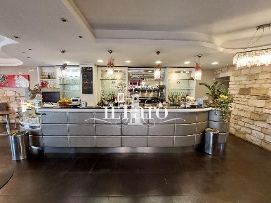 Foto Bar a Viareggio Centro di 125 m² con 5 locali in vendita